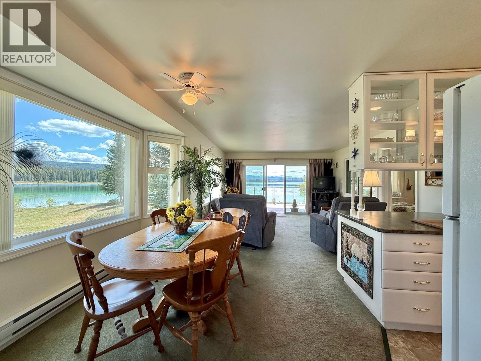4497 Pyper Lake Road, Williams Lake, BC - Indoor Photo Showing Dining Room