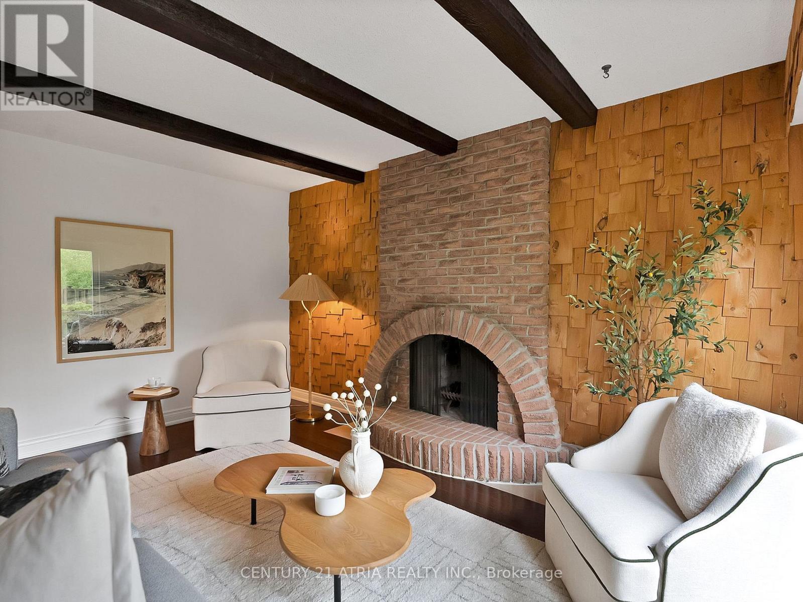 21 Longbow Square, Toronto, ON - Indoor Photo Showing Living Room With Fireplace