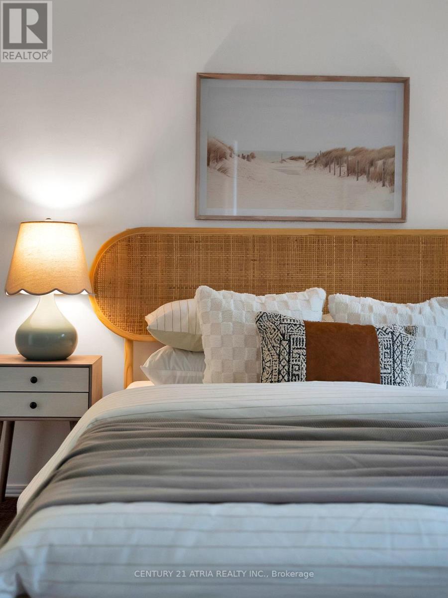 21 Longbow Square, Toronto, ON - Indoor Photo Showing Bedroom