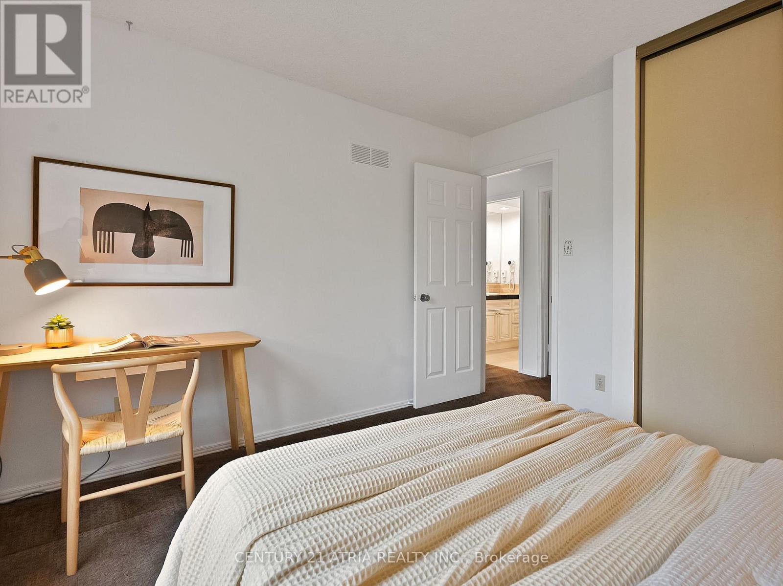 21 Longbow Square, Toronto, ON - Indoor Photo Showing Bedroom