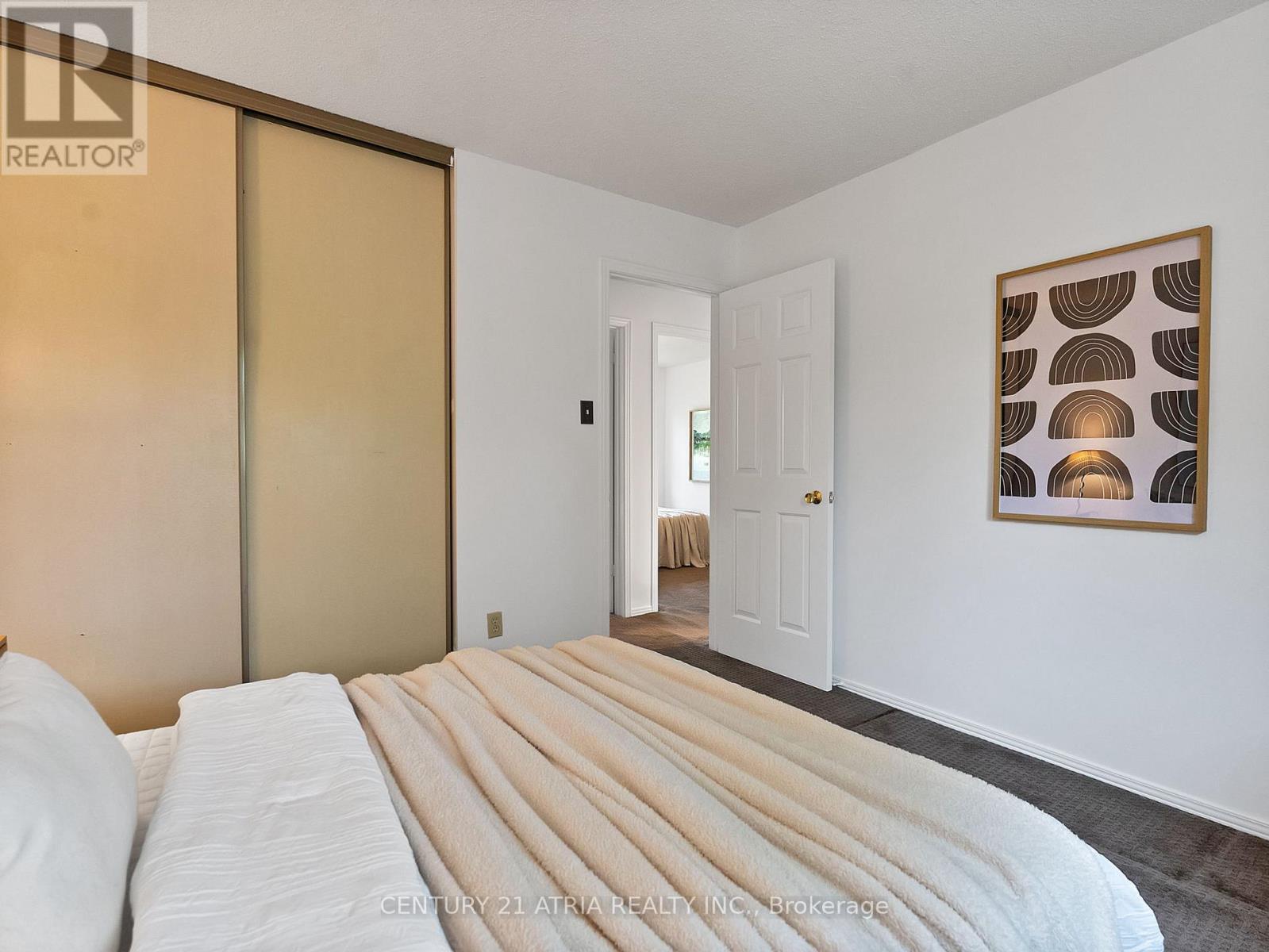21 Longbow Square, Toronto, ON - Indoor Photo Showing Bedroom
