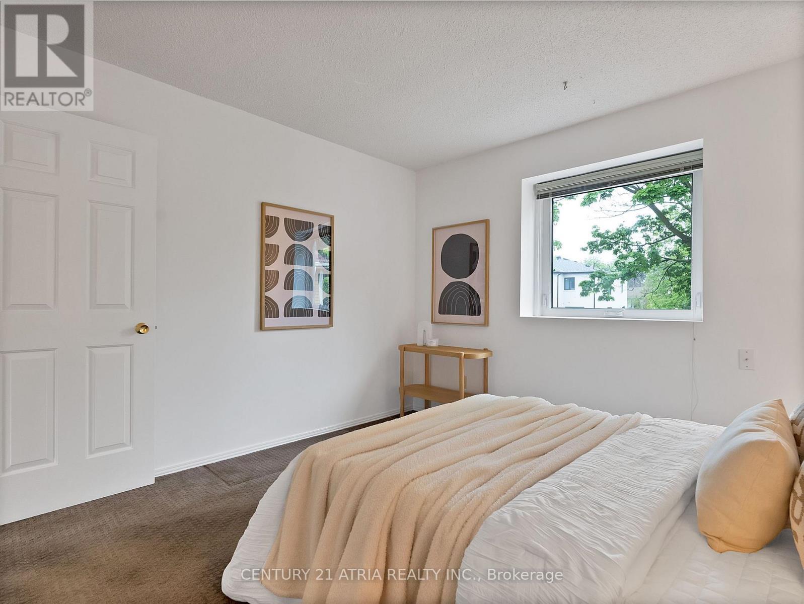 21 Longbow Square, Toronto, ON - Indoor Photo Showing Bedroom