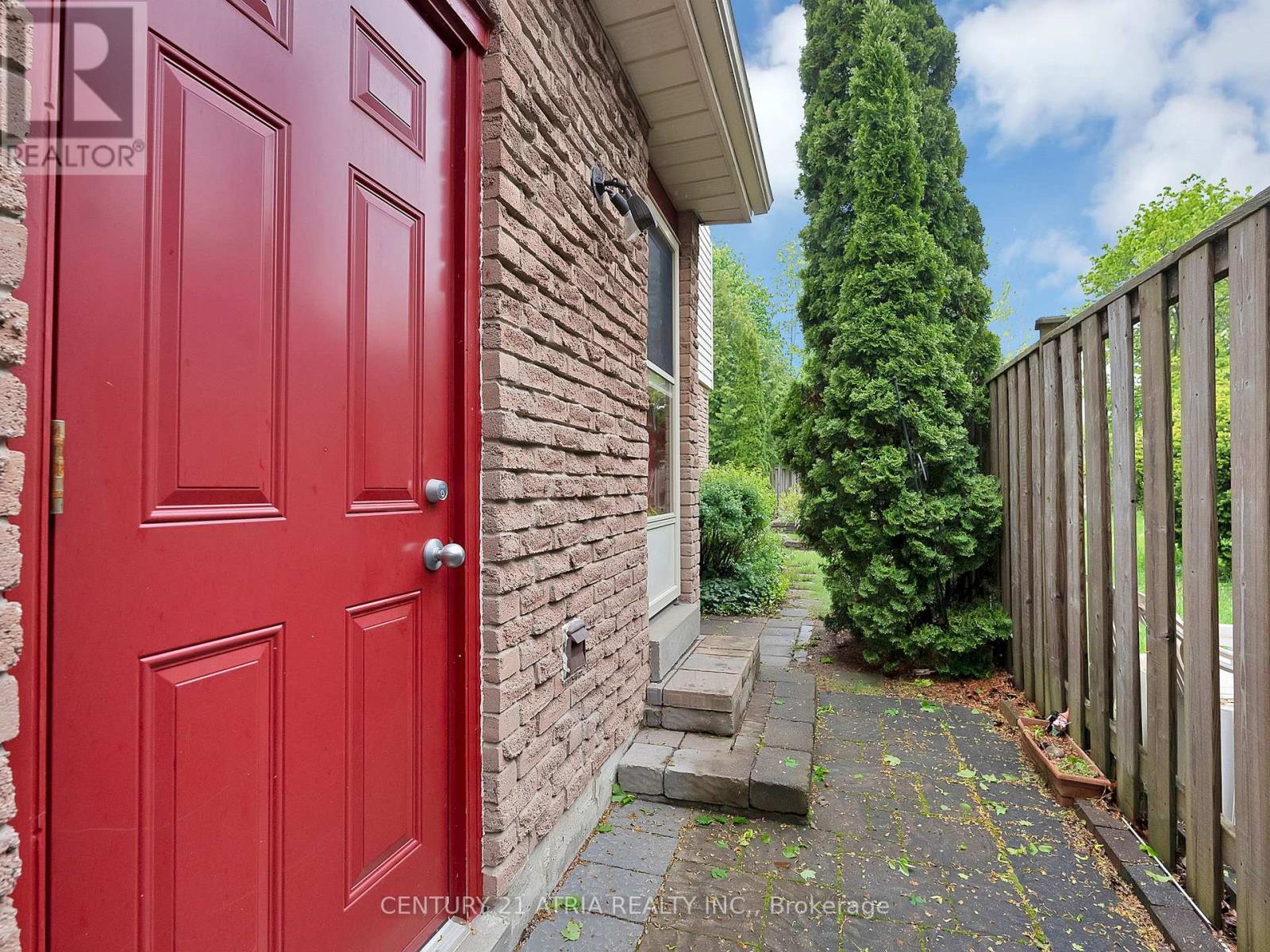 21 Longbow Square, Toronto, ON - Outdoor
