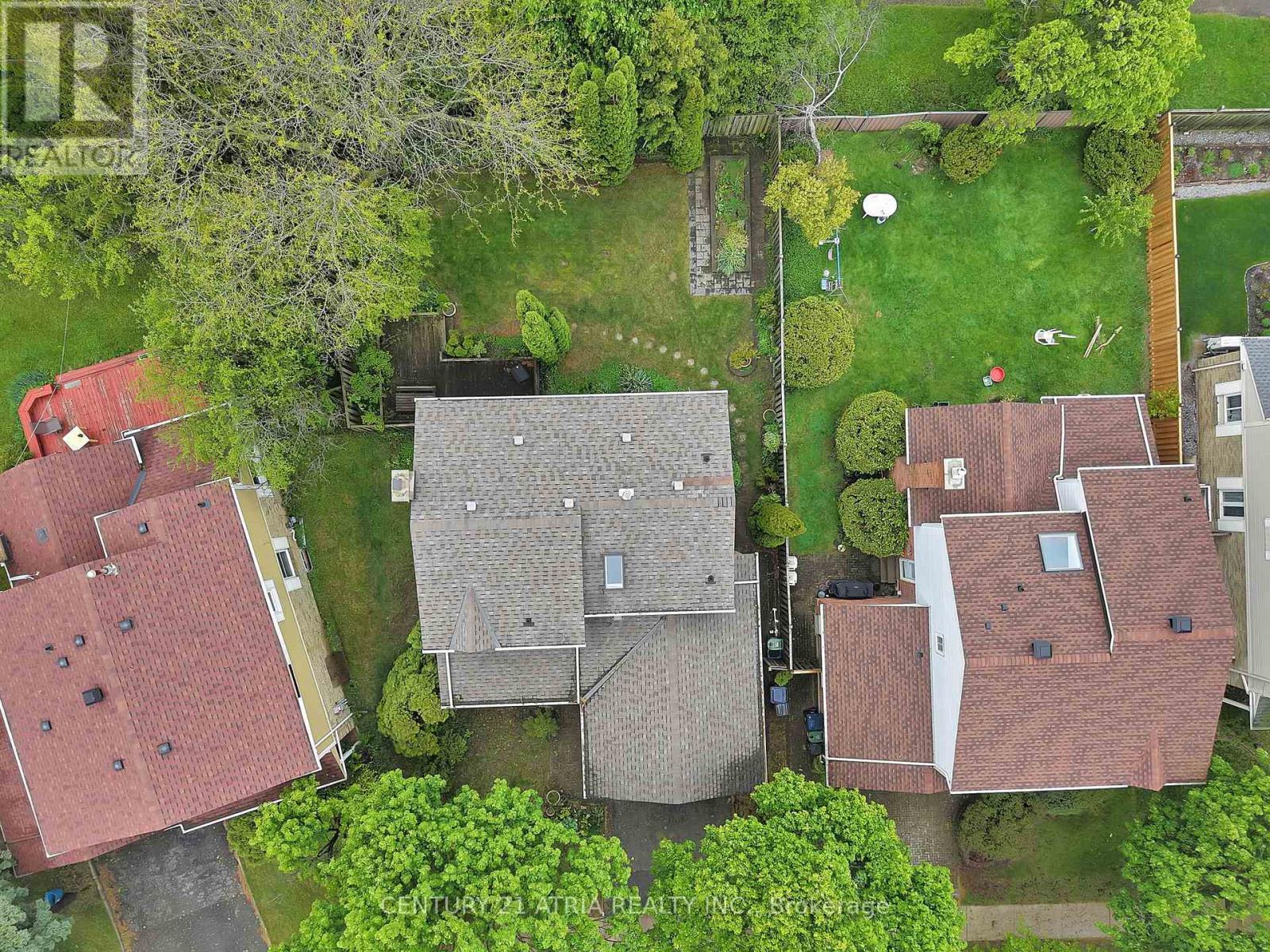 21 Longbow Square, Toronto, ON - Outdoor