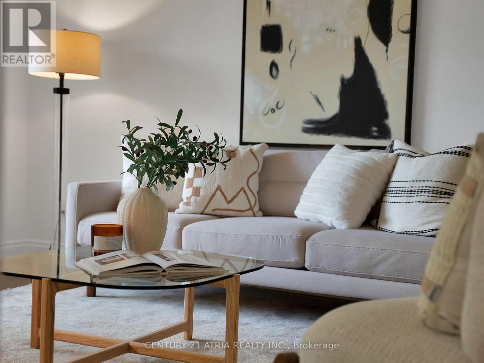 21 Longbow Square, Toronto, ON - Indoor