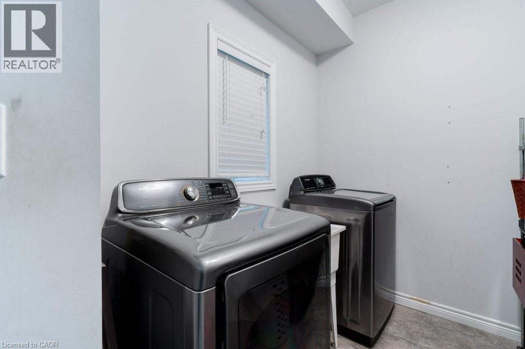 MAIN FLOOR LAUNDRY/MUD ROOM - 85 Showcase Drive Unit# Main, Hamilton, ON - Indoor Photo Showing Living Room