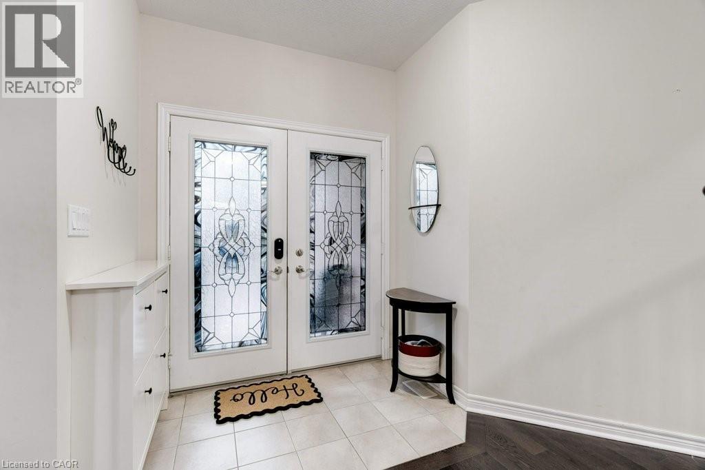 85 Showcase Drive Unit# Main, Hamilton, ON - Indoor Photo Showing Living Room