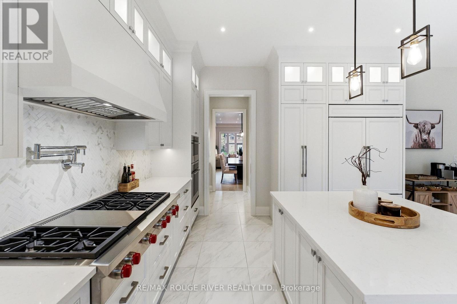 1411 Old Forest Road, Pickering, ON - Indoor Photo Showing Kitchen With Upgraded Kitchen