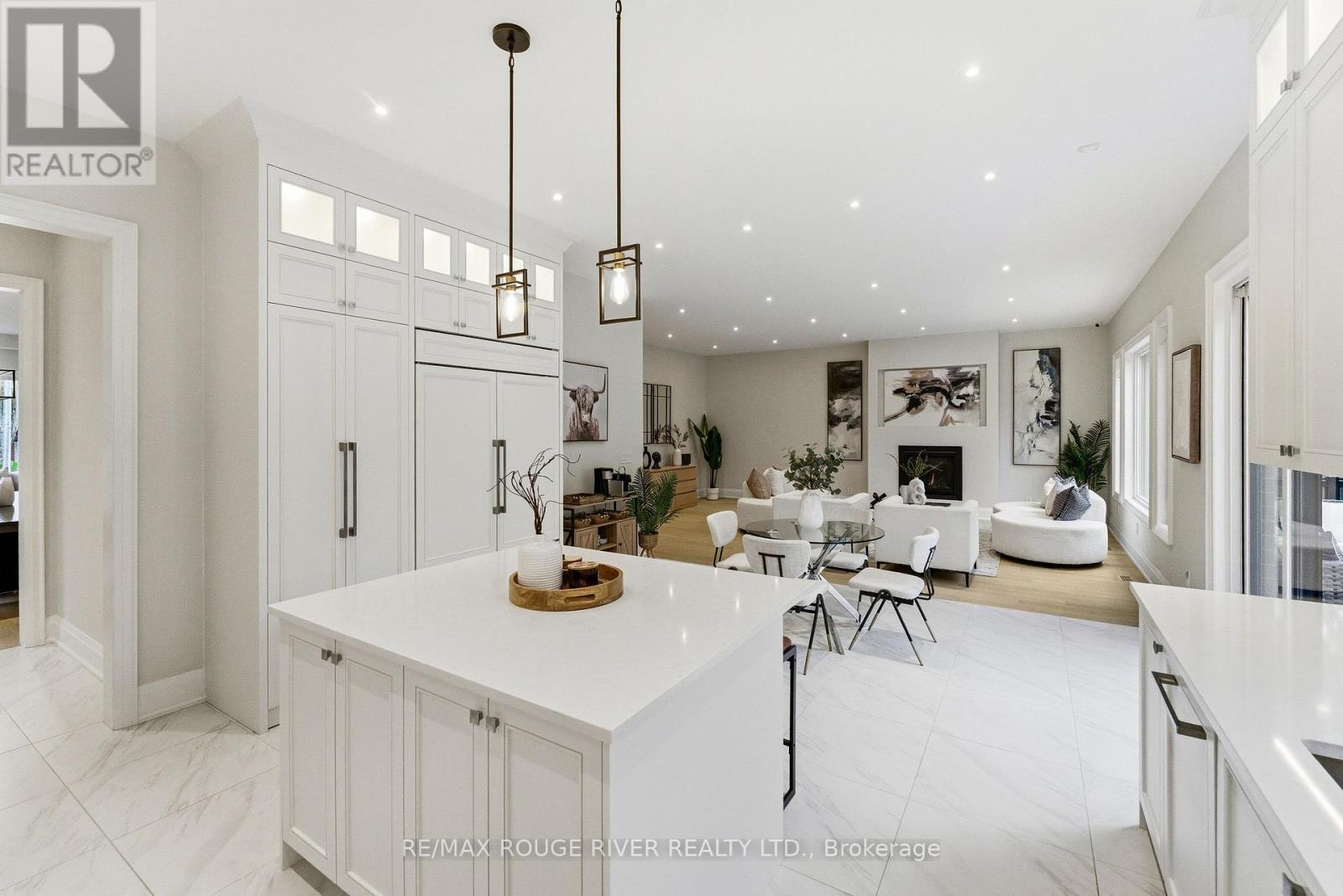 1411 Old Forest Road, Pickering, ON - Indoor Photo Showing Kitchen With Upgraded Kitchen