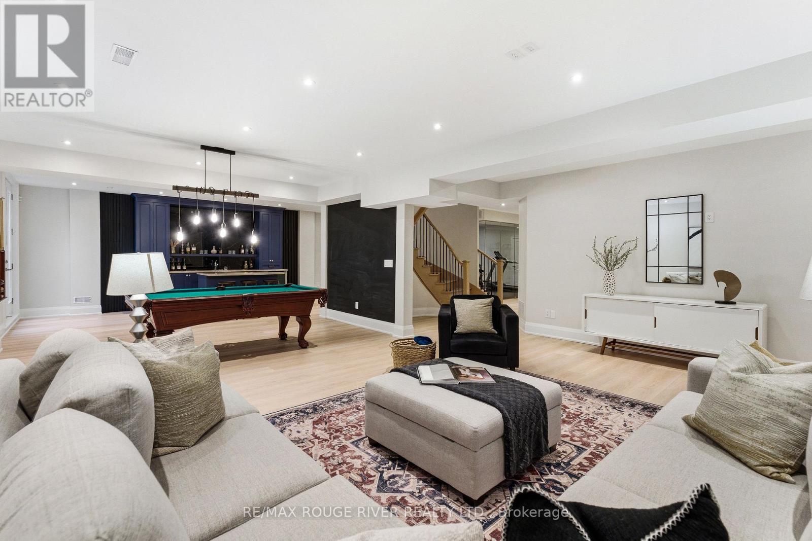 1411 Old Forest Road, Pickering, ON - Indoor Photo Showing Living Room