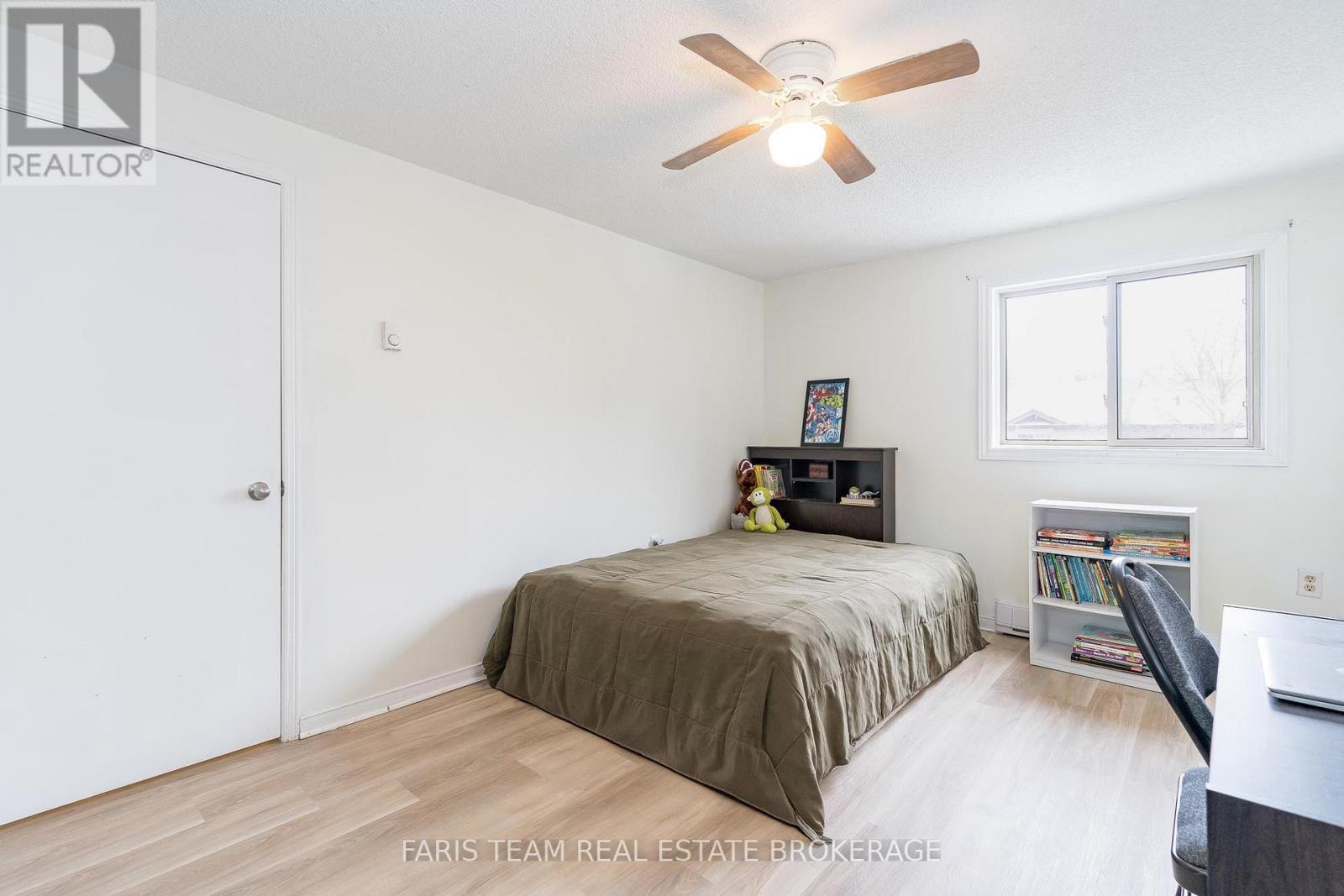 6 Pheasant Trail, Barrie, ON - Indoor Photo Showing Bedroom