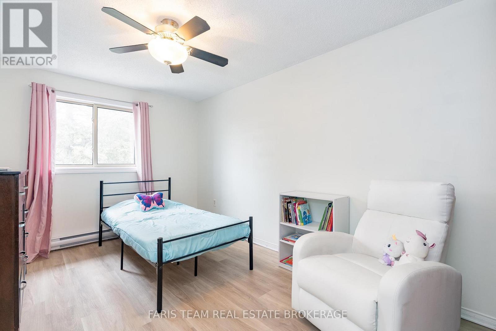 6 Pheasant Trail, Barrie, ON - Indoor Photo Showing Bedroom
