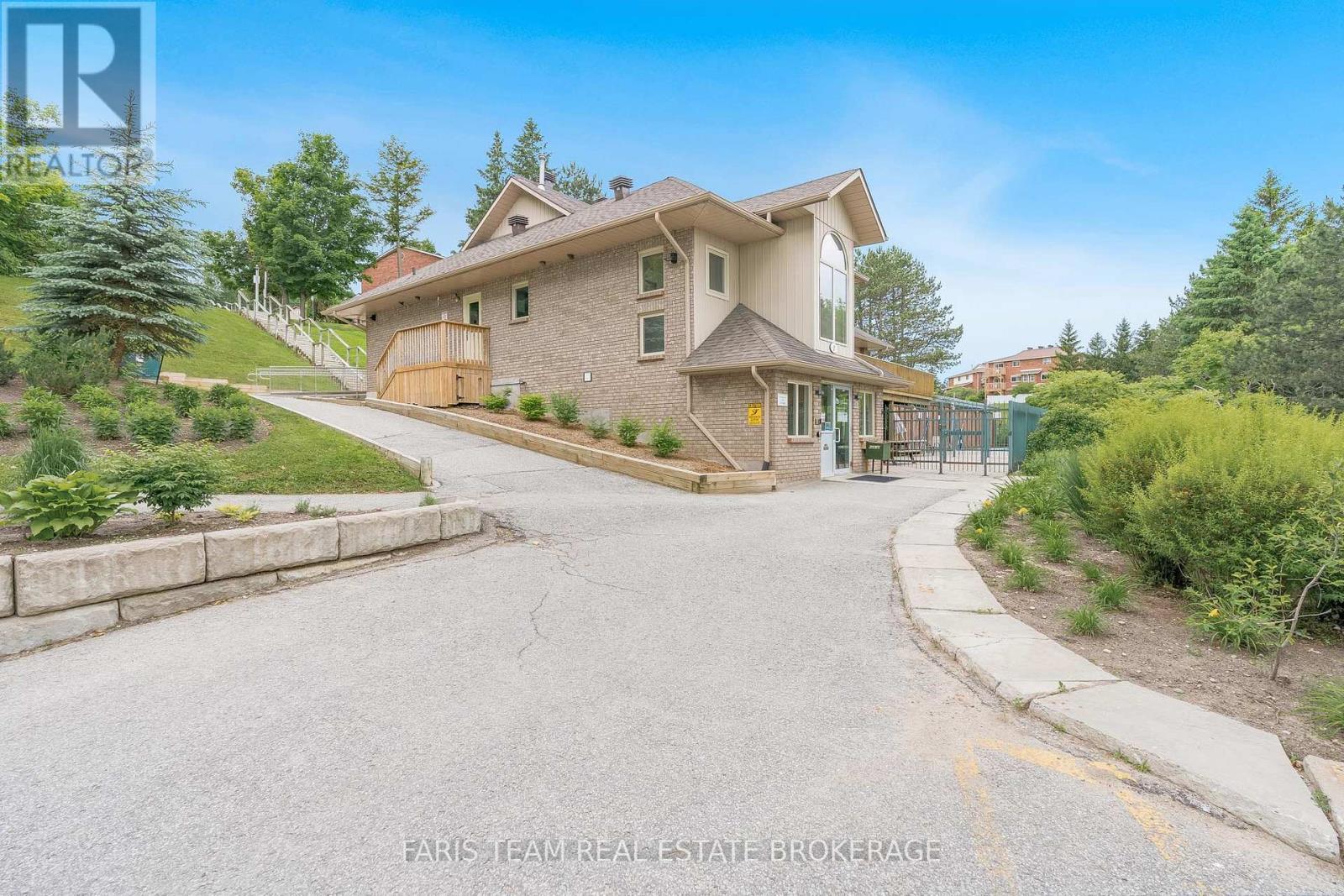 6 Pheasant Trail, Barrie, ON - Outdoor