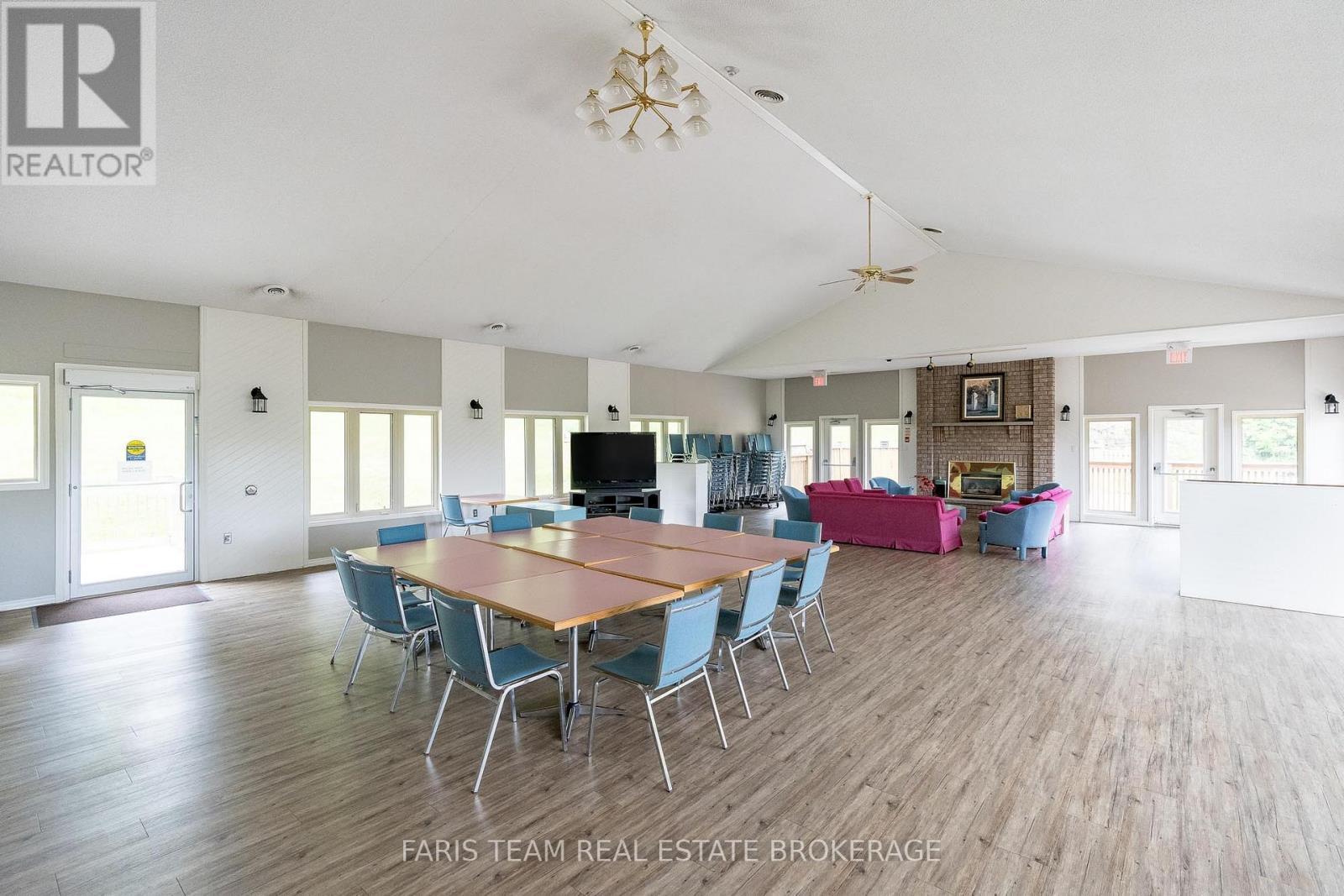 6 Pheasant Trail, Barrie, ON - Indoor