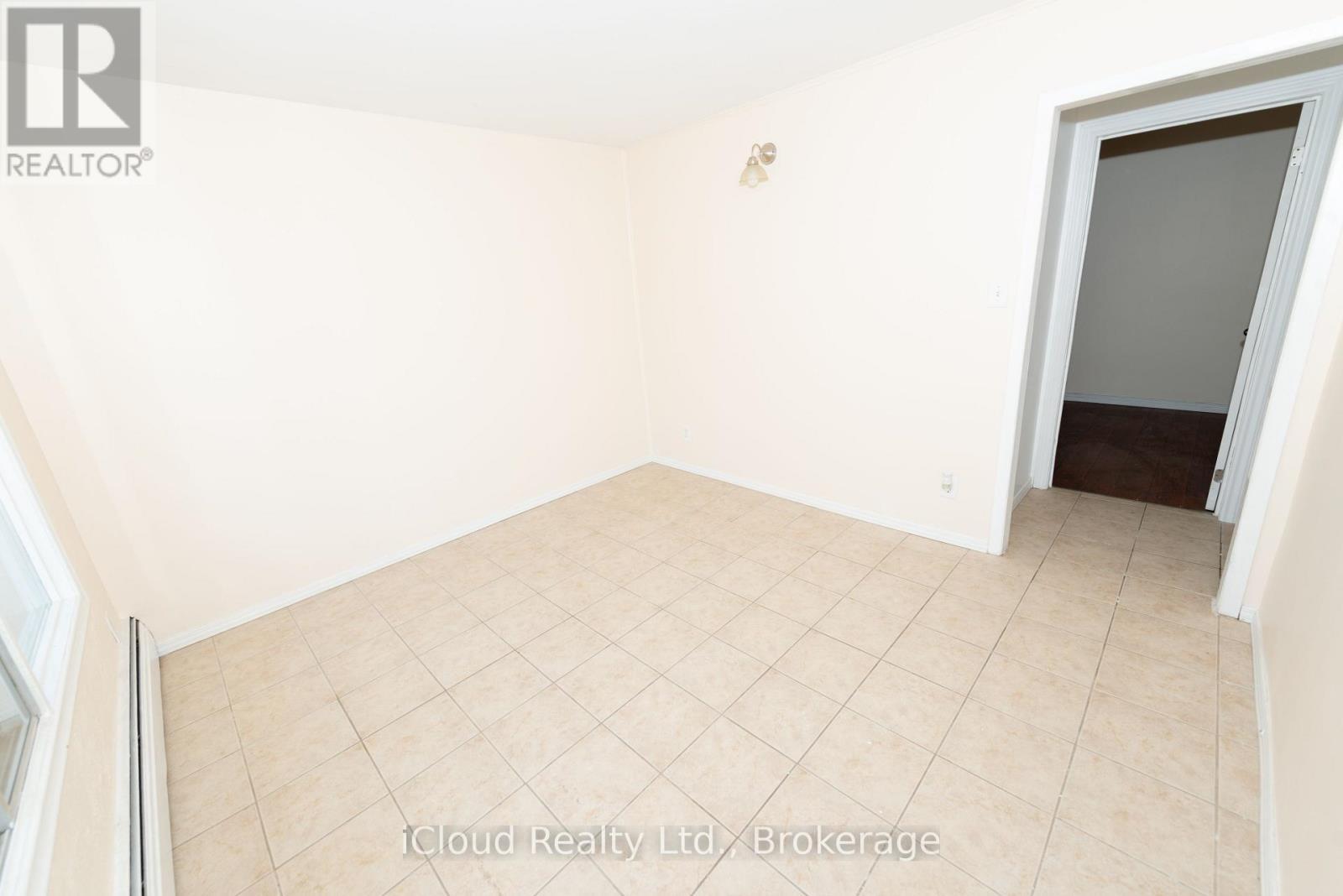Living Room B - 536 Glen Forrest Boulevard, Waterloo, ON - Indoor Photo Showing Other Room