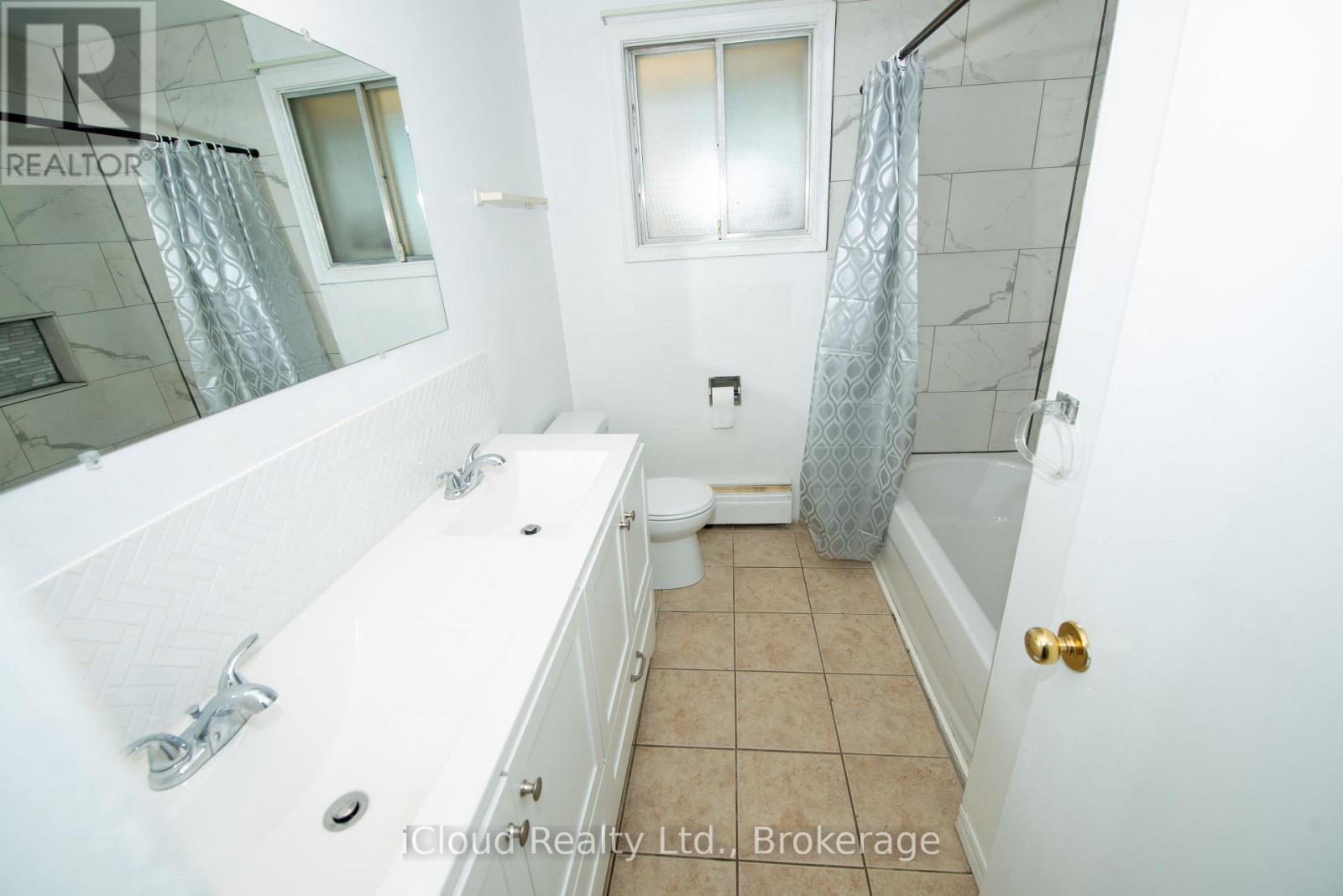 536 Glen Forrest Boulevard, Waterloo, ON - Indoor Photo Showing Bathroom