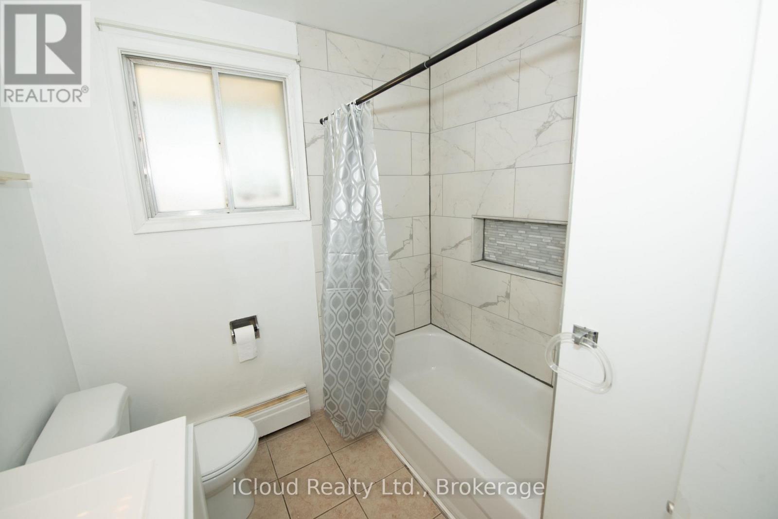 536 Glen Forrest Boulevard, Waterloo, ON - Indoor Photo Showing Bathroom