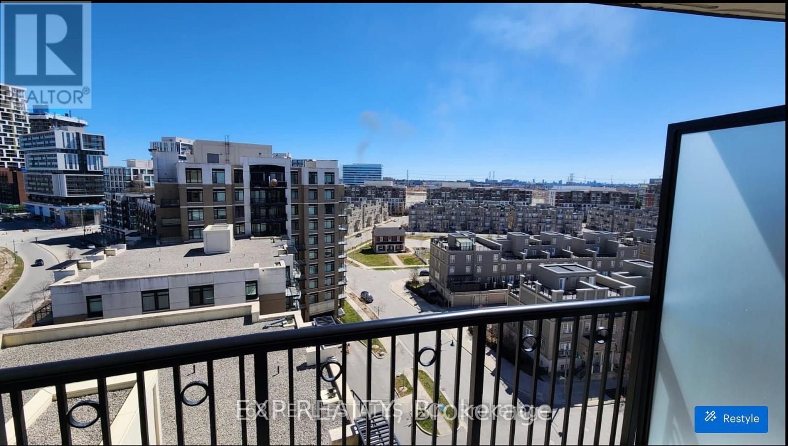 1008 - 151 Upper Duke Crescent, Markham, ON - Outdoor