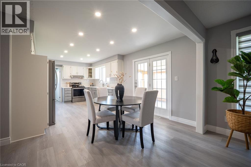 1613 Haldibrook Road, Haldimand County, ON - Indoor Photo Showing Dining Room