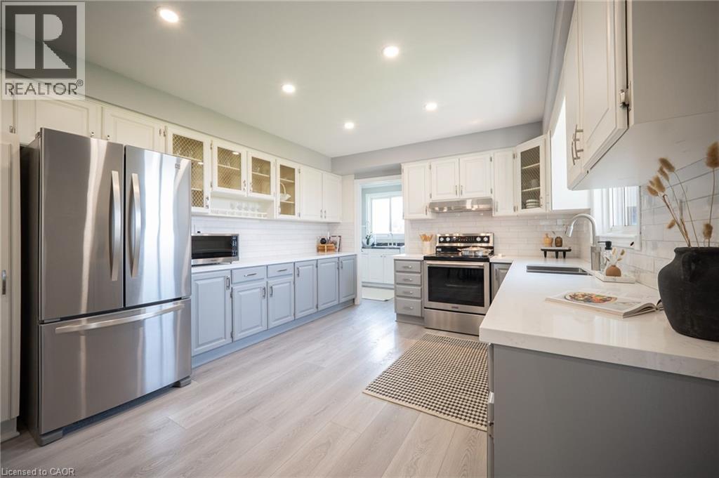 1613 Haldibrook Road, Haldimand County, ON - Indoor Photo Showing Kitchen With Upgraded Kitchen