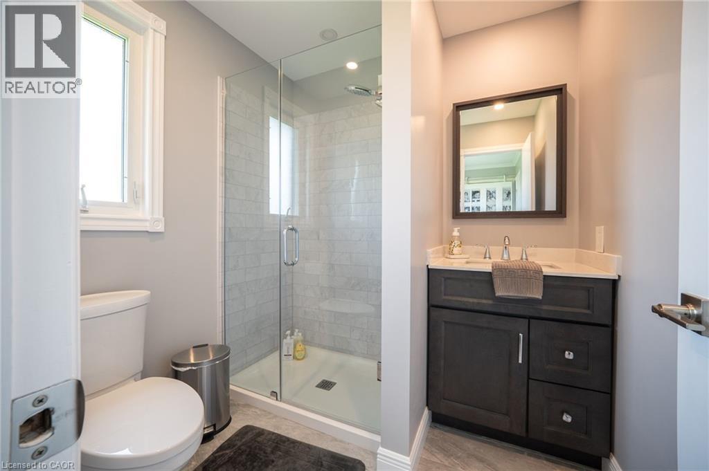 1613 Haldibrook Road, Haldimand County, ON - Indoor Photo Showing Bathroom