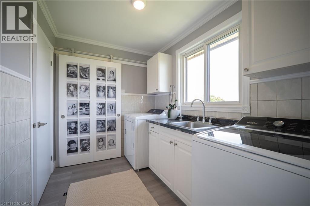 1613 Haldibrook Road, Haldimand County, ON - Indoor Photo Showing Laundry Room