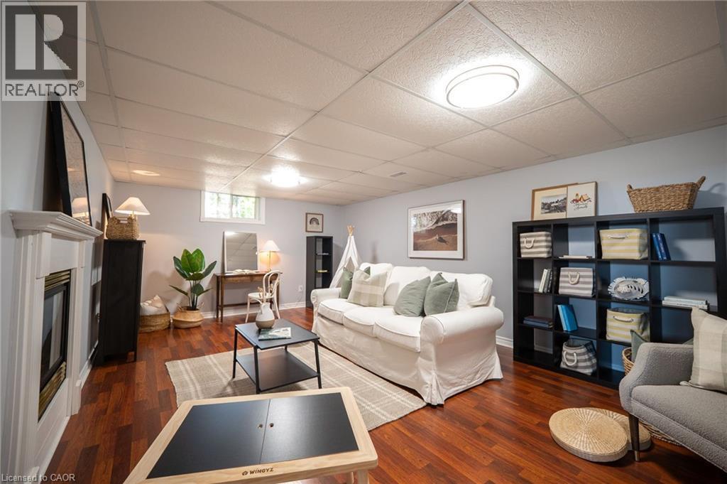 1613 Haldibrook Road, Haldimand County, ON - Indoor Photo Showing Living Room With Fireplace
