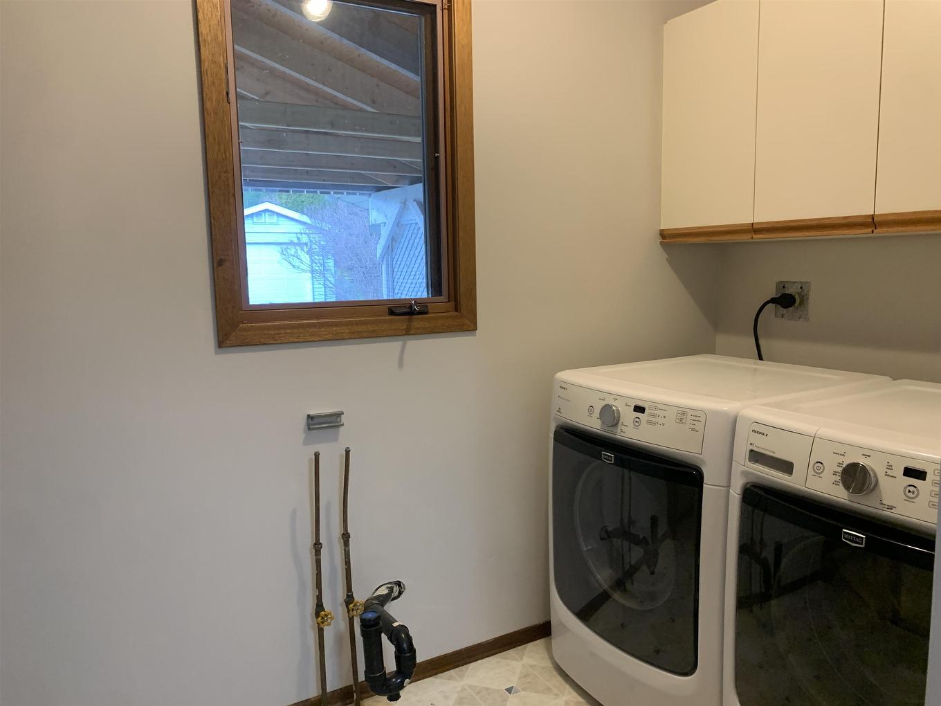 3165-20Th Side Road, Thunder Bay, ON - Indoor Photo Showing Laundry Room