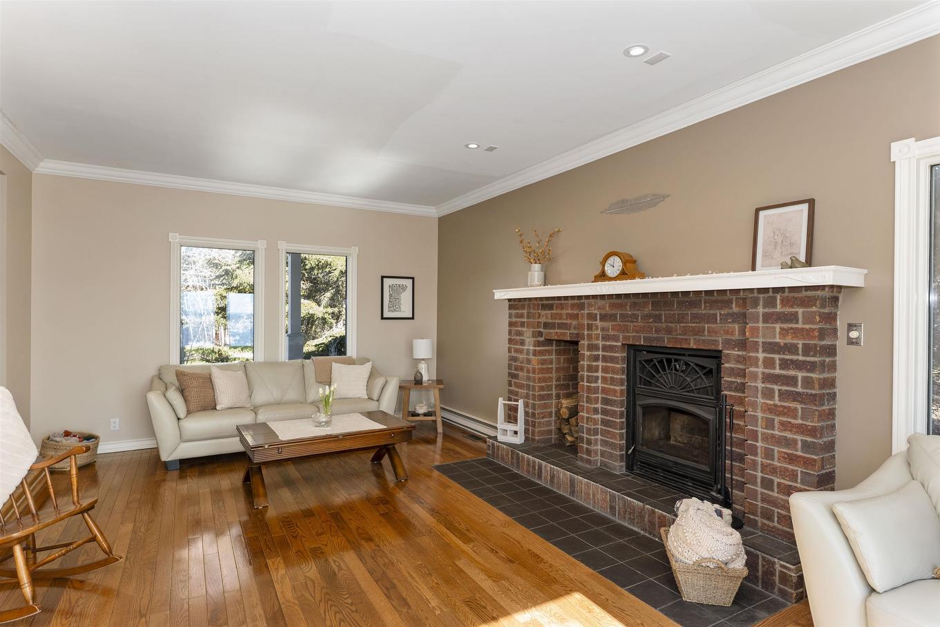 26 Margaret St S, Neebing, ON