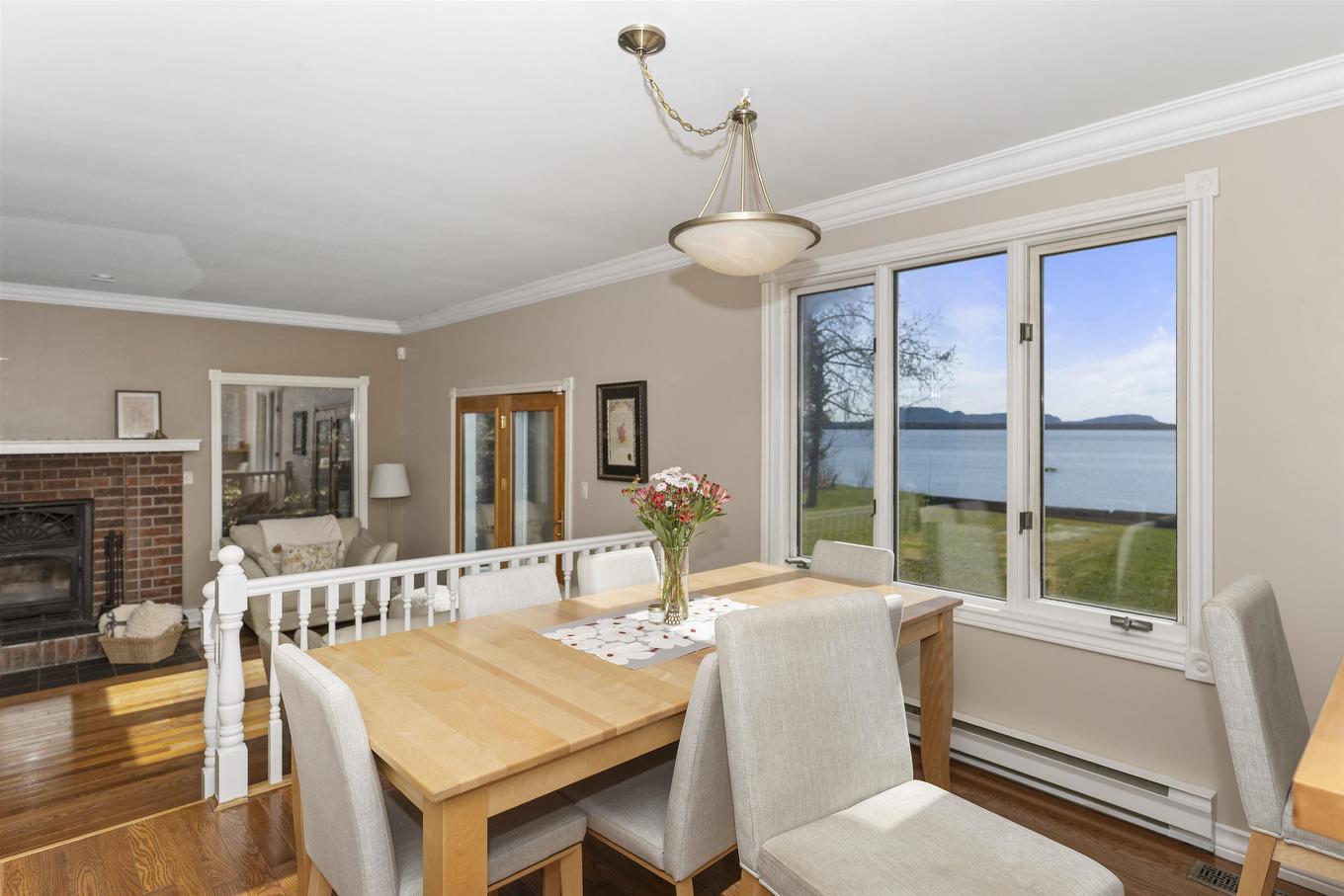 26 Margaret St S, Neebing, ON