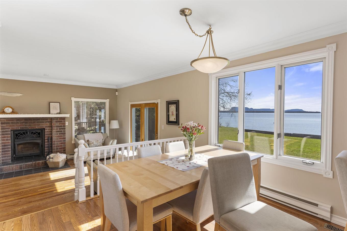 26 Margaret St S, Neebing, ON