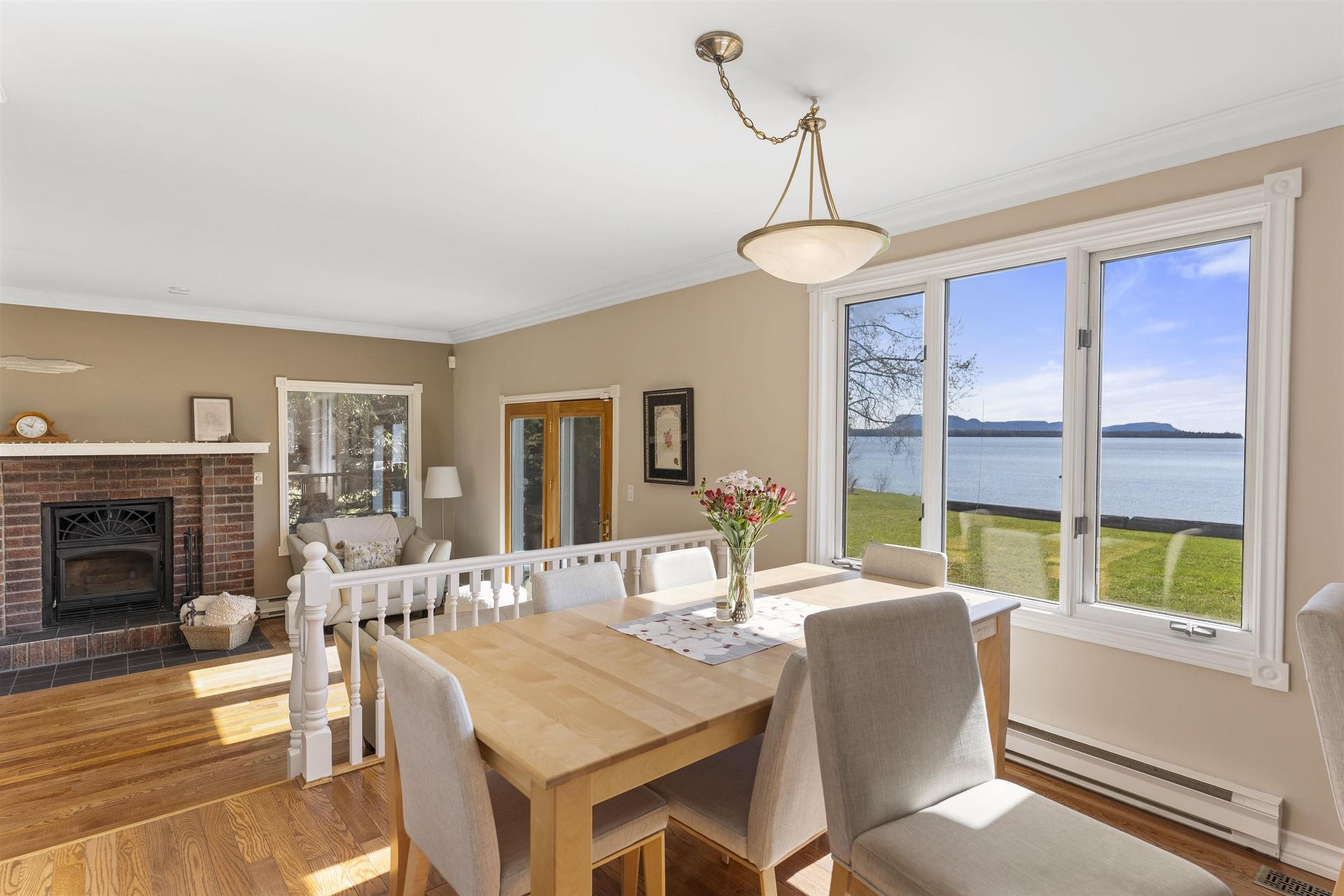 26 Margaret St S, Neebing, ON