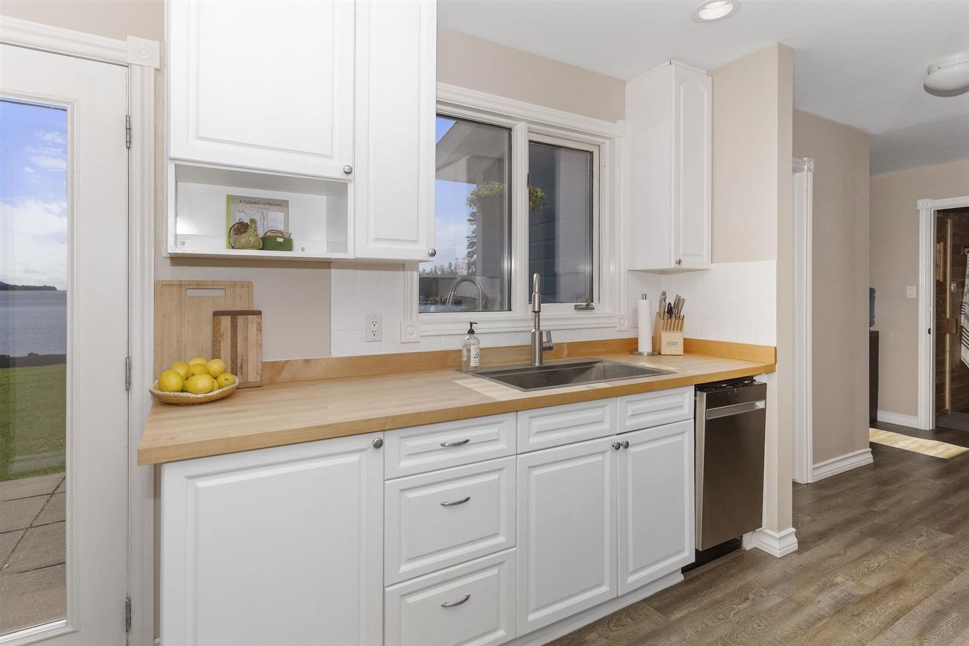 26 Margaret St S, Neebing, ON