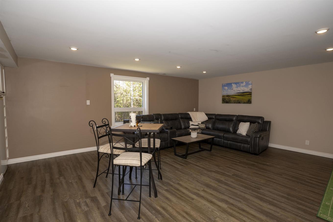 26 Margaret St S, Neebing, ON