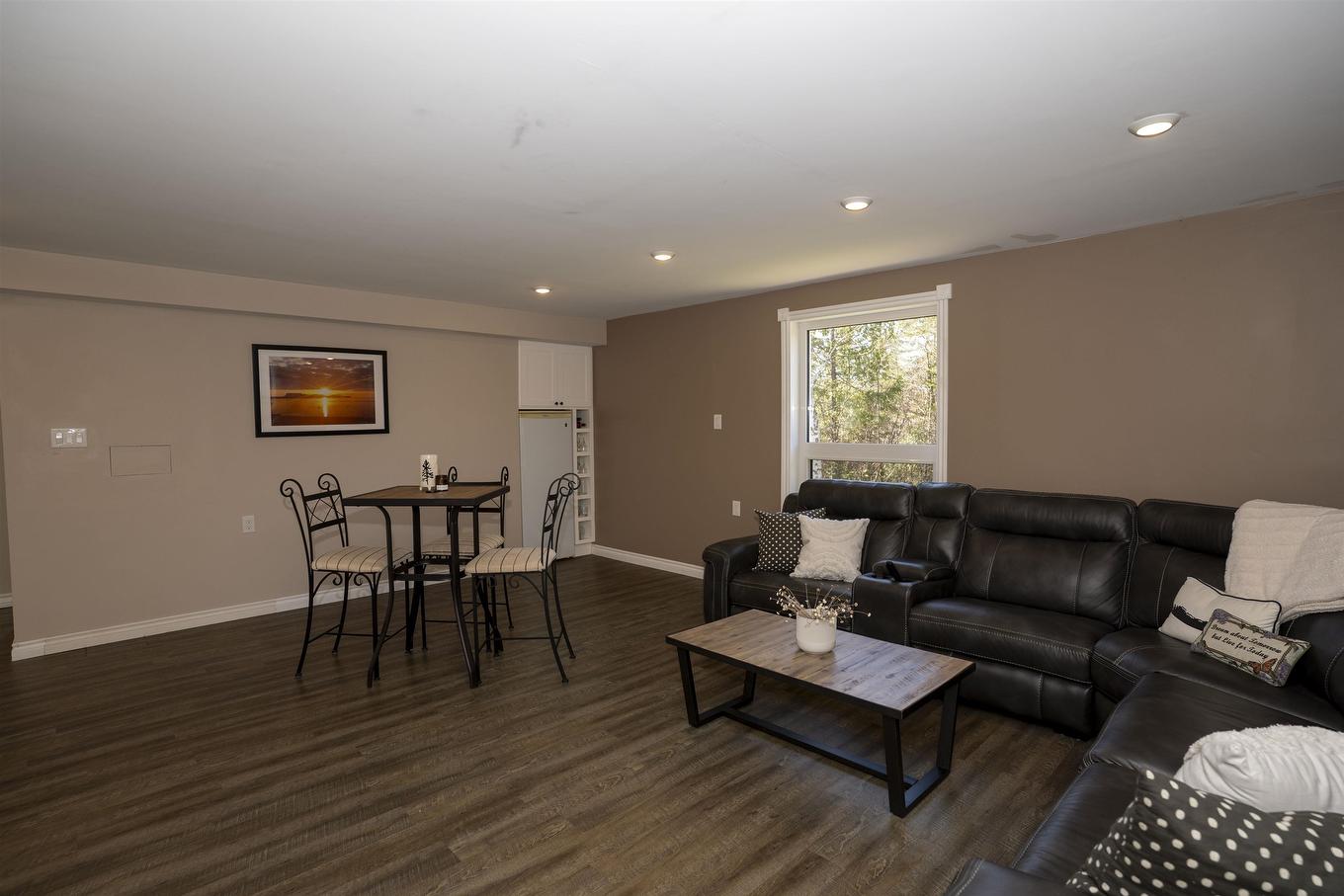 26 Margaret St S, Neebing, ON