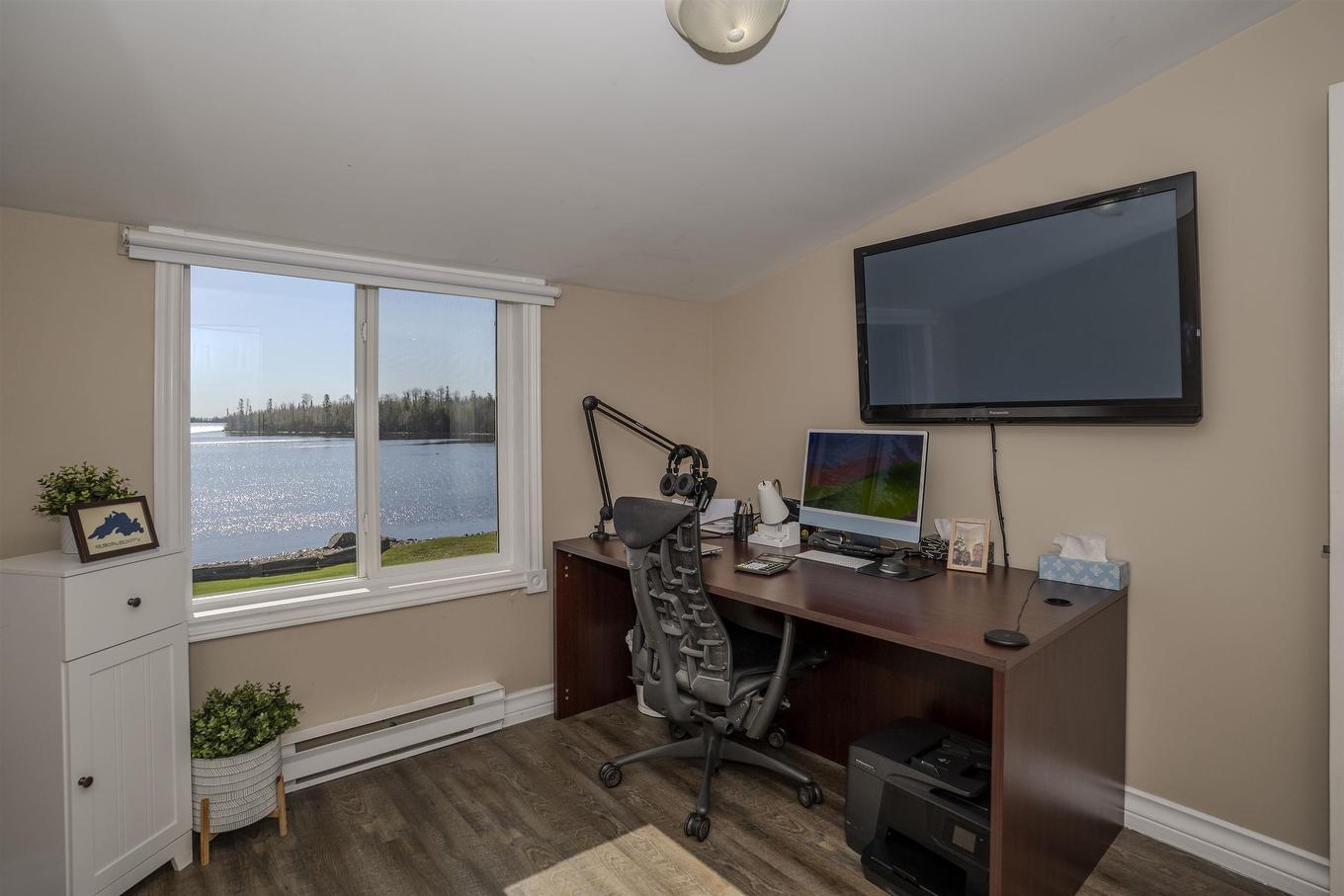 26 Margaret St S, Neebing, ON