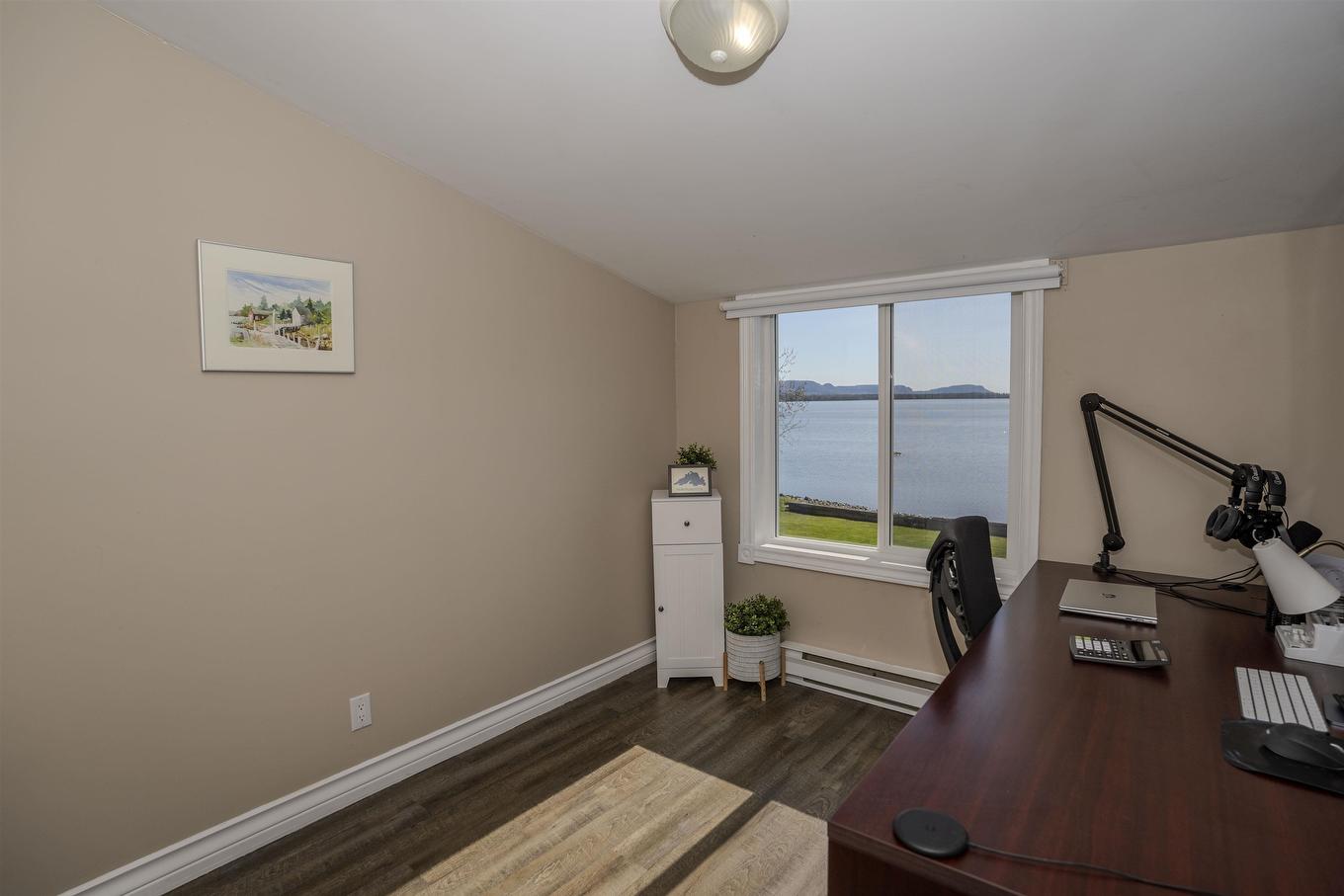 26 Margaret St S, Neebing, ON