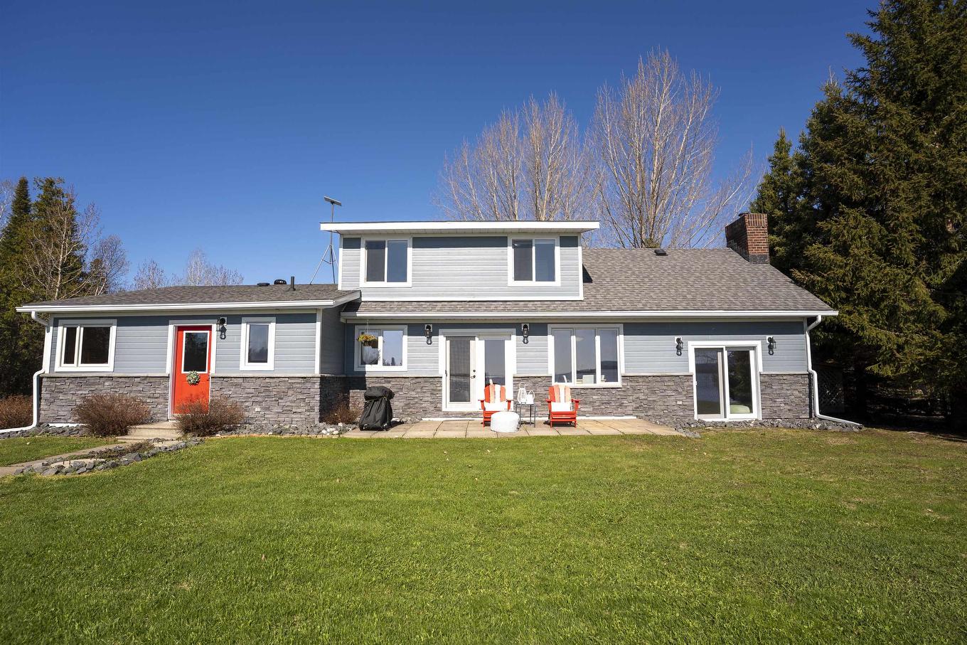 26 Margaret St S, Neebing, ON