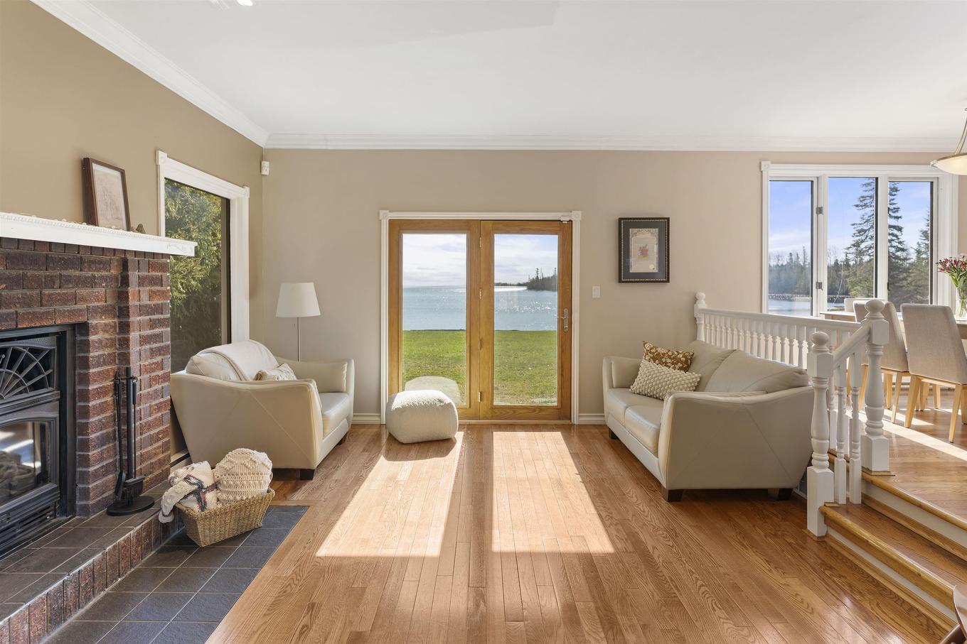 26 Margaret St S, Neebing, ON
