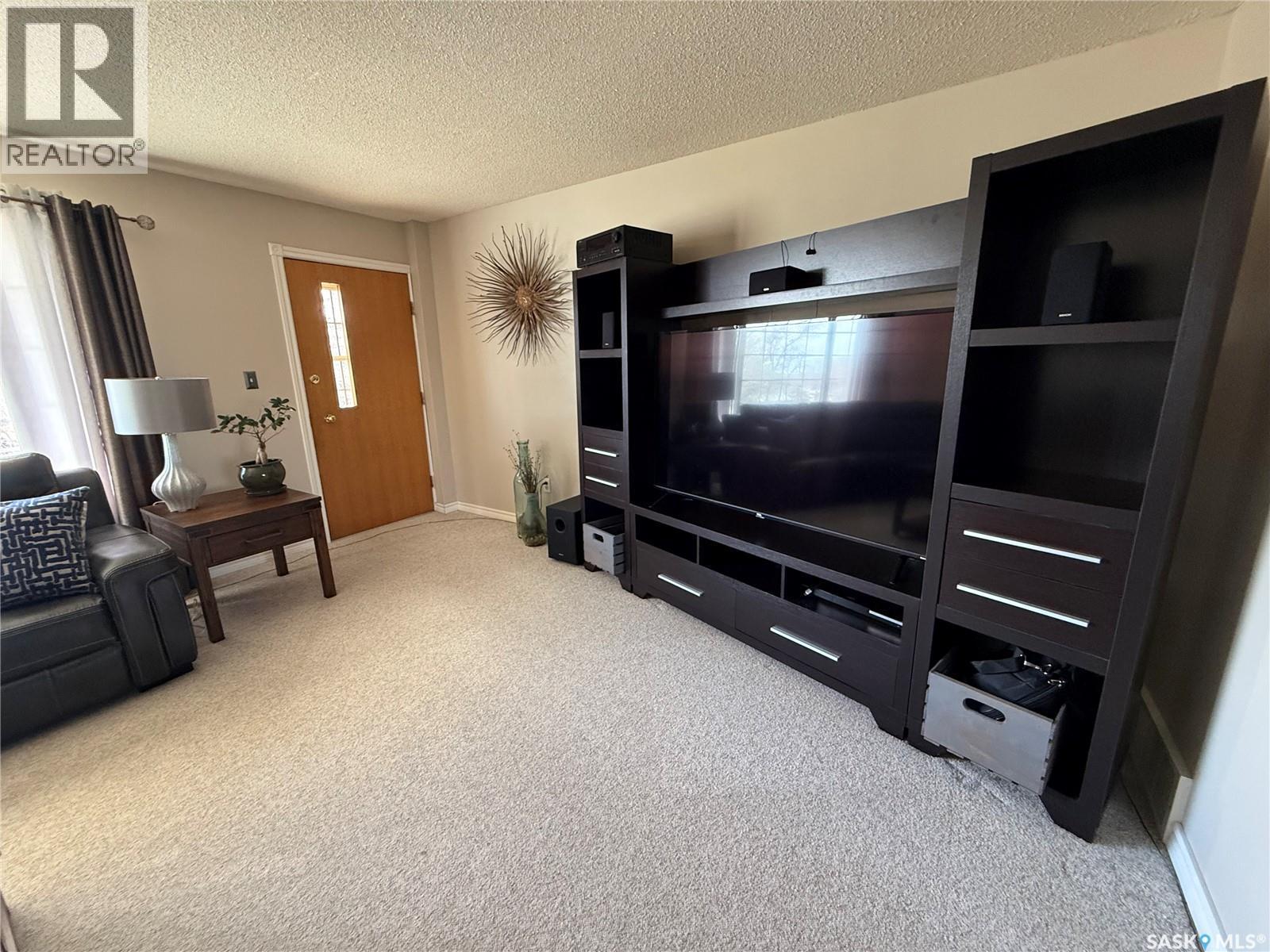 1009 First Street, Estevan, SK - Indoor