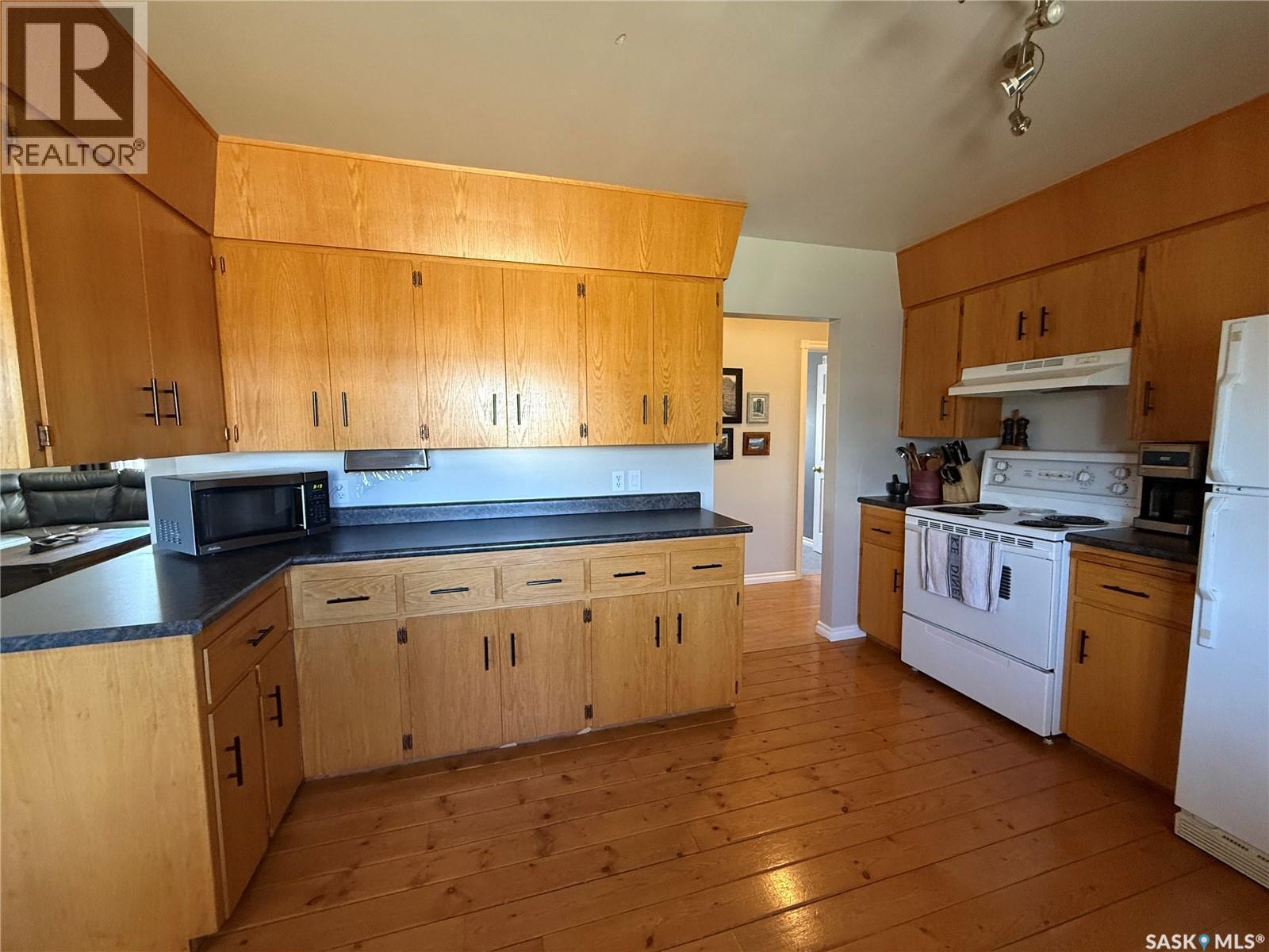 1009 First Street, Estevan, SK - Indoor Photo Showing Kitchen