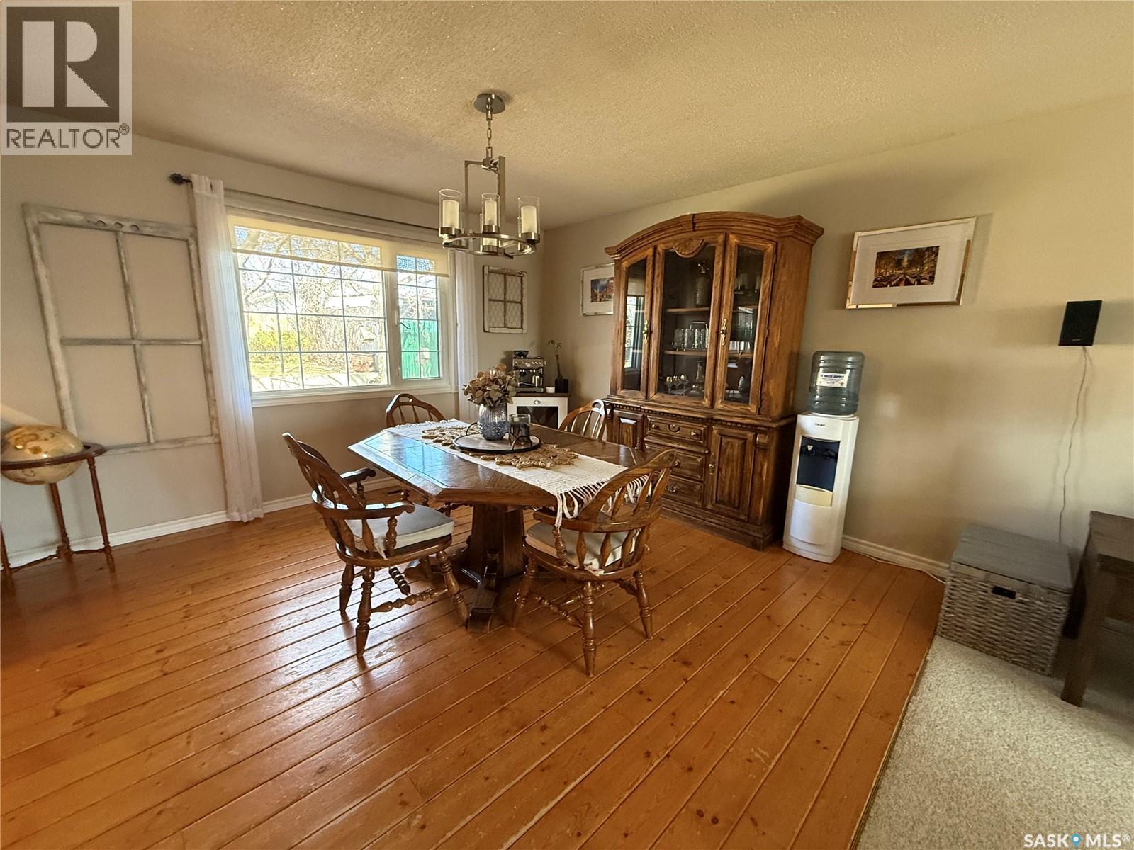 1009 First Street, Estevan, SK - Indoor Photo Showing Dining Room