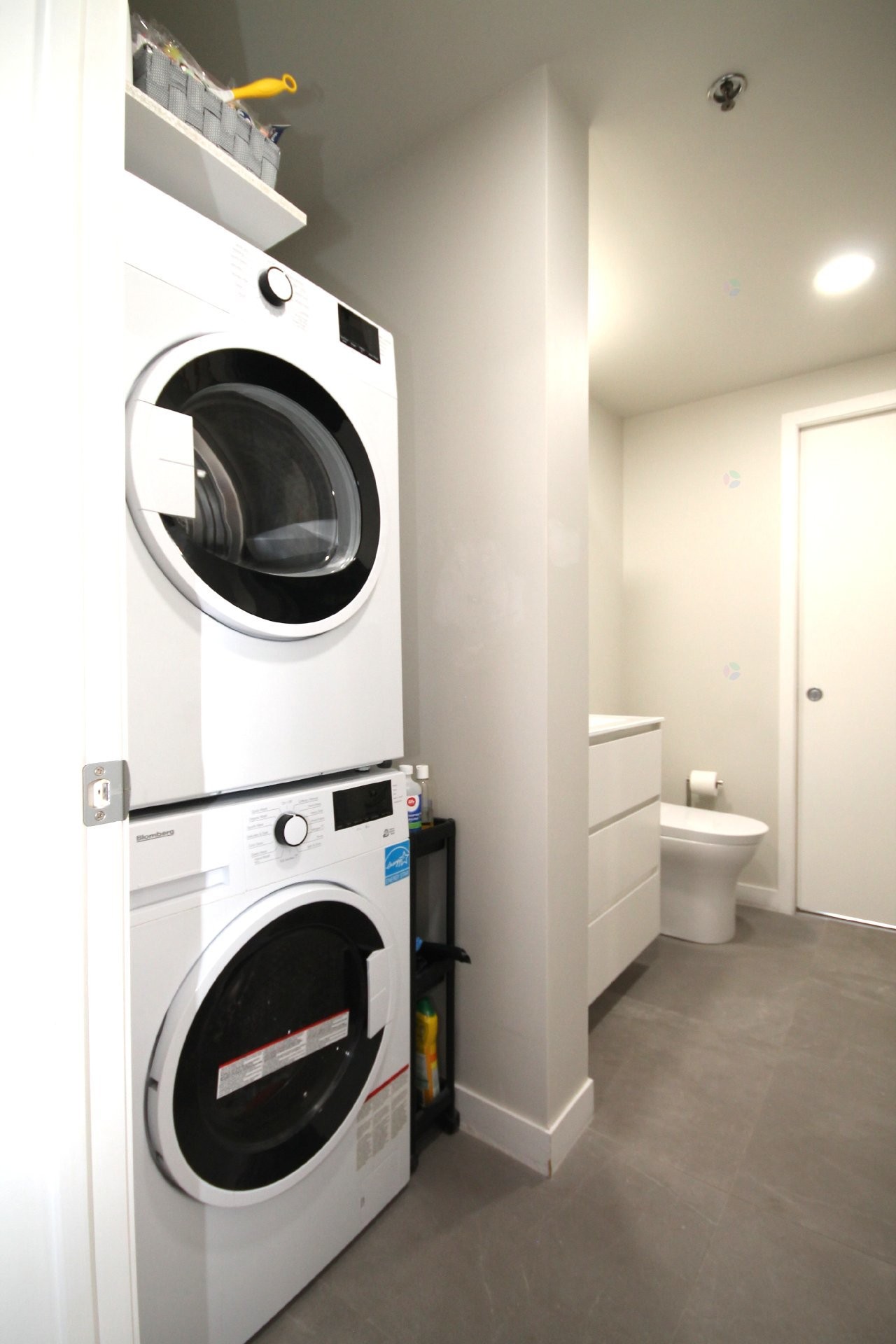 Laundry - 505-5227 Boul. Décarie, Montréal (Côte-Des-Neiges/Notre-Dame-De-Grâce), QC