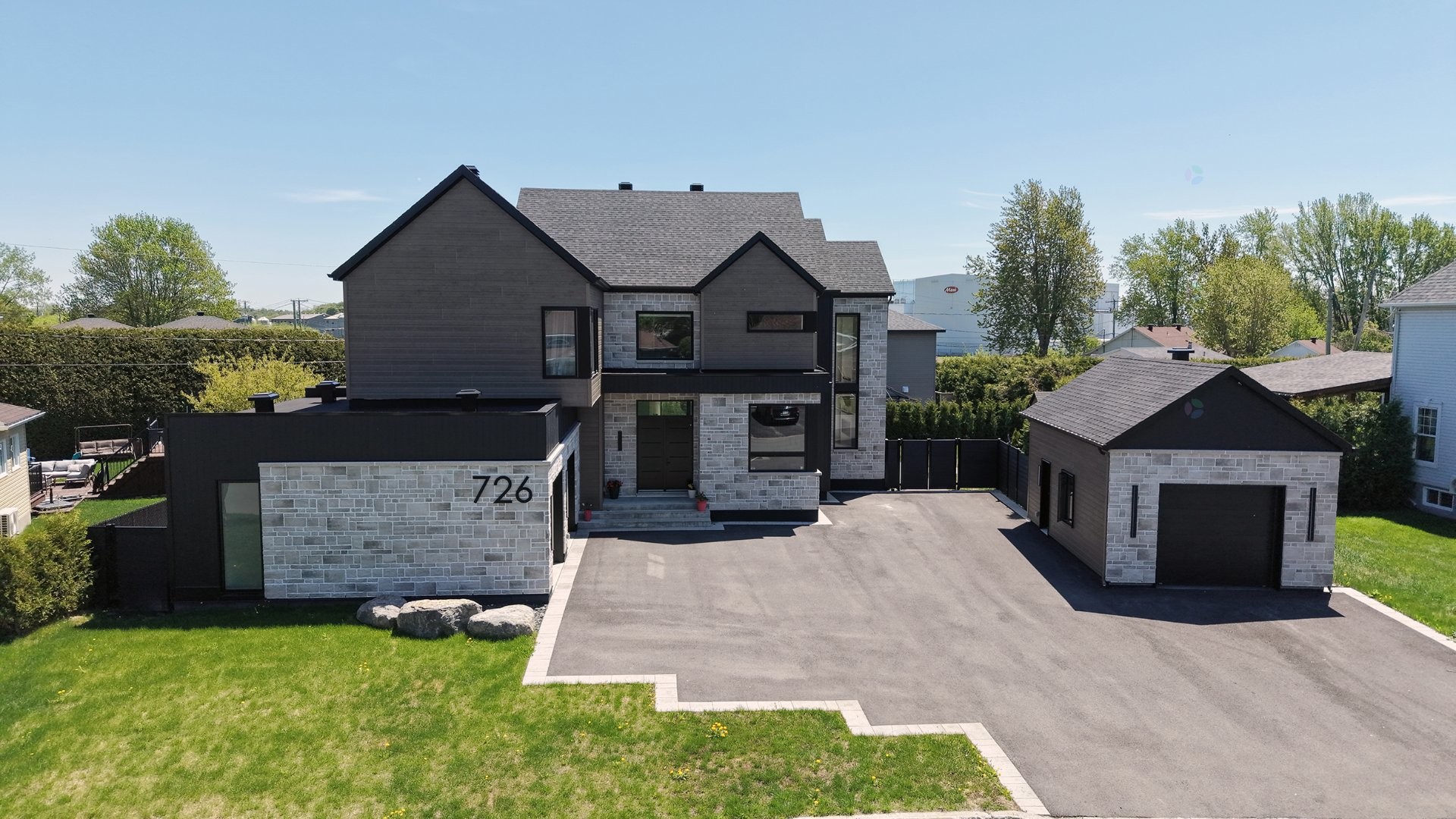 Photo aérienne - 726 Rue John-Murphy, Saint-Lin/Laurentides, QC - Outdoor With Facade