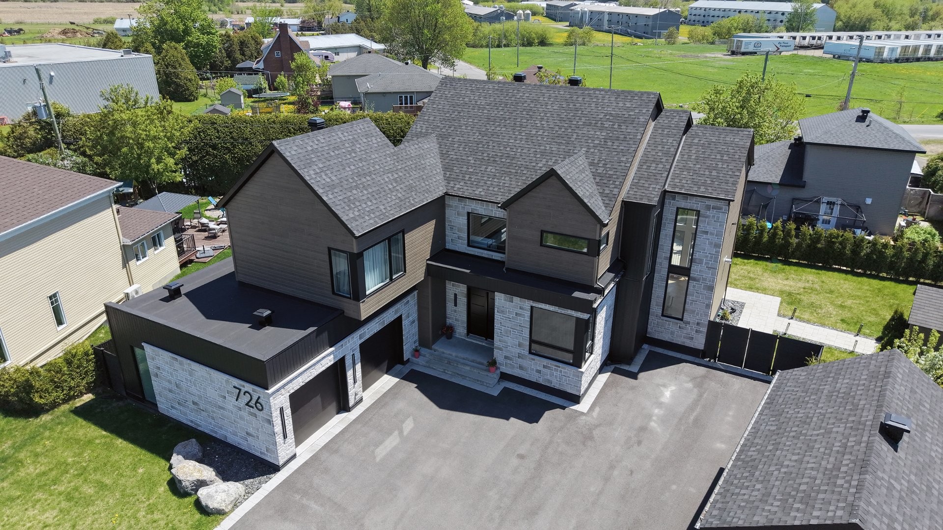 Photo aérienne - 726 Rue John-Murphy, Saint-Lin/Laurentides, QC - Outdoor