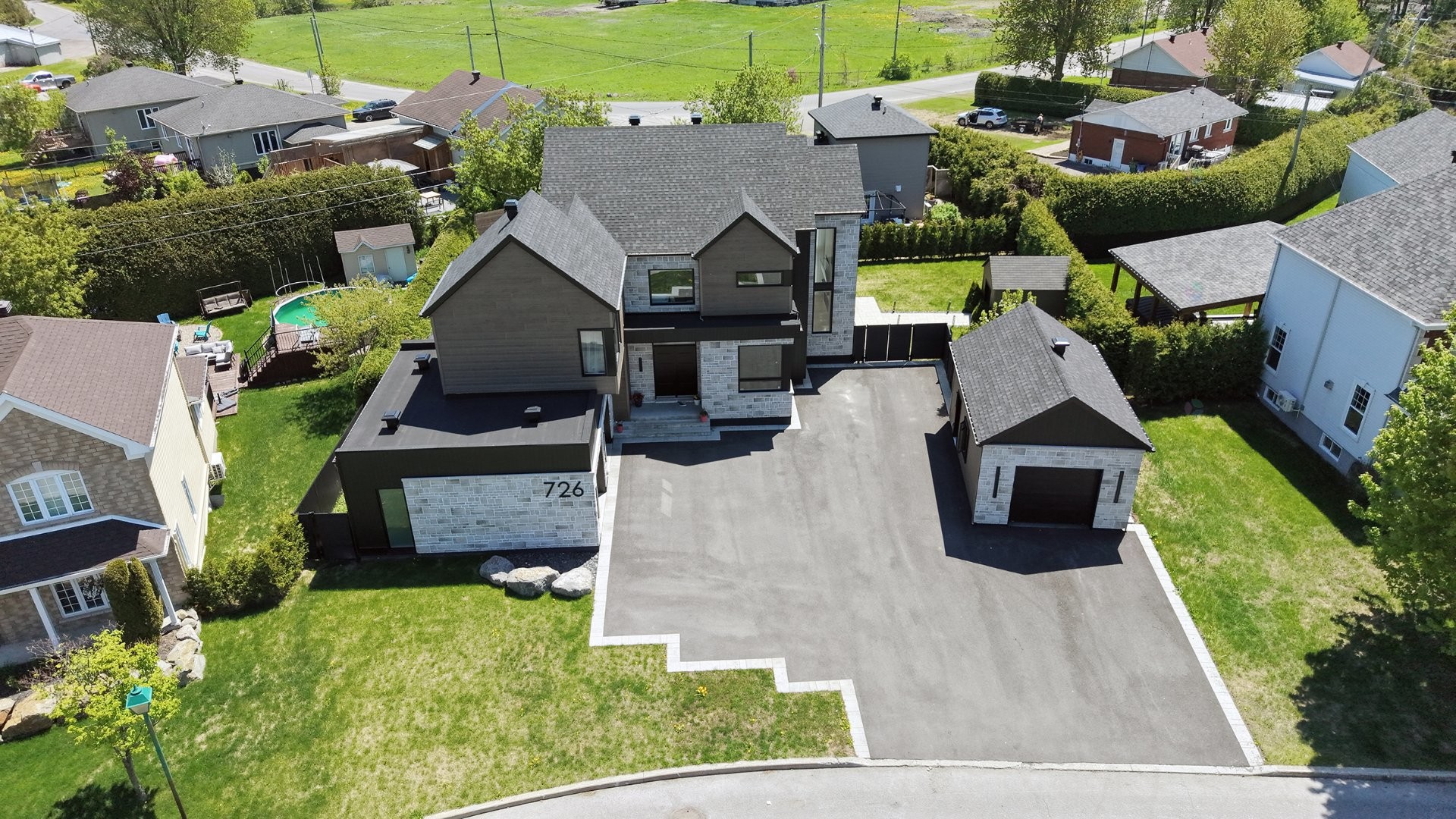 Photo aérienne - 726 Rue John-Murphy, Saint-Lin/Laurentides, QC - Outdoor