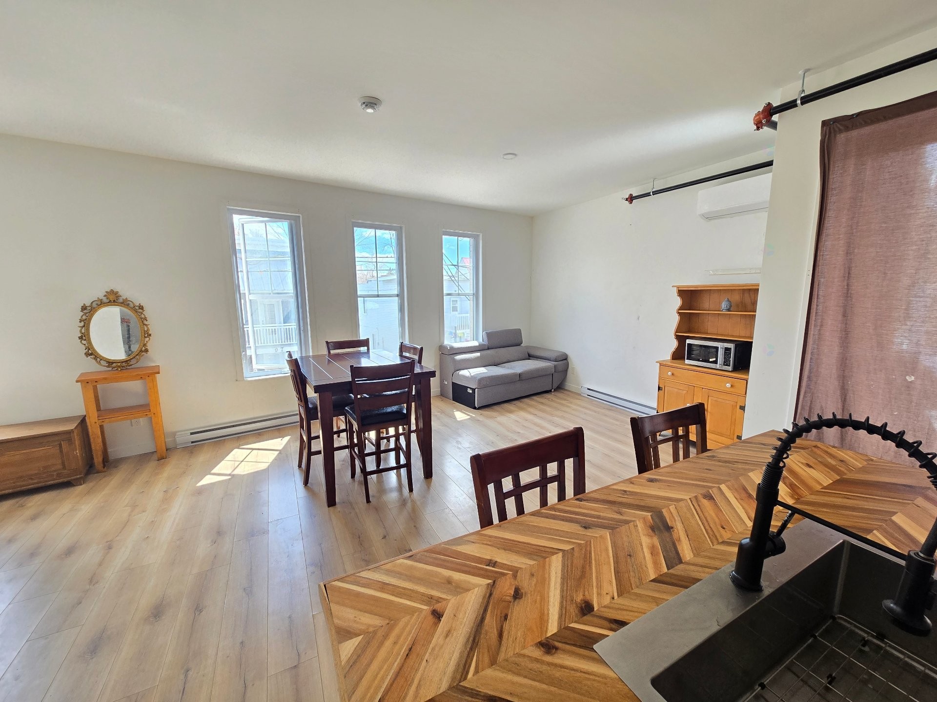 Interior - 204-94 Rue St-Louis, Saint-Eustache, QC