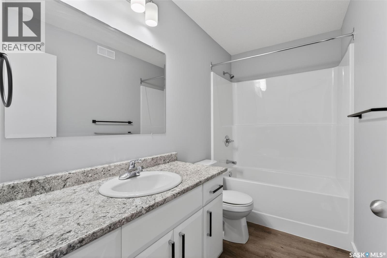 546 21St Street E, Prince Albert, SK - Indoor Photo Showing Bathroom