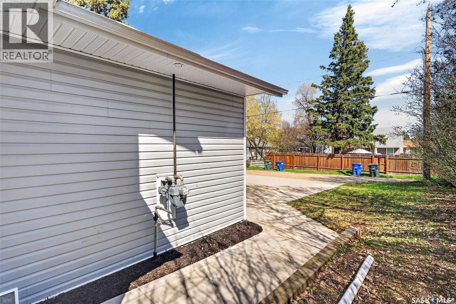 546 21St Street E, Prince Albert, SK - Outdoor