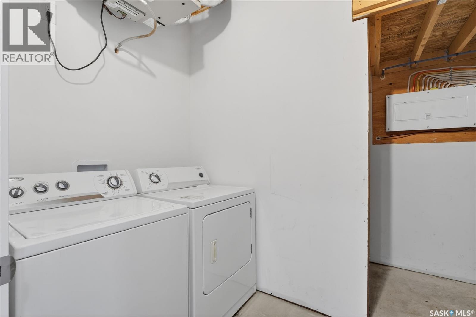546 21St Street E, Prince Albert, SK - Indoor Photo Showing Laundry Room